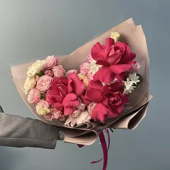 Сборный букет Ягодный десерт M