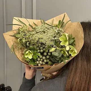 Сборный букет Зеленый в крафте S