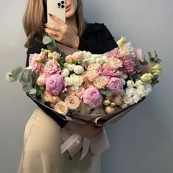 Сборный букет с пионом Ванильный сироп L