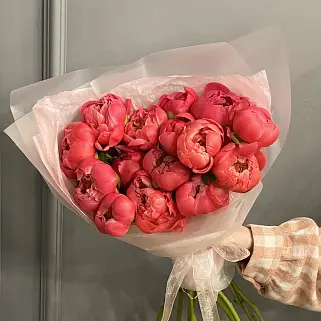 Букет из 15 пионов Coral Sunset