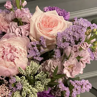 Букет в шляпной коробке Нежный лавандовый