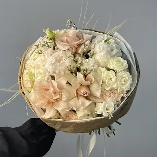 Сборный букет с пионом My honey M