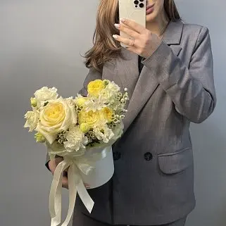 Букет в шляпной коробке Yellow garden S