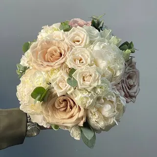 Свадебный букет невесты Бежевый классический