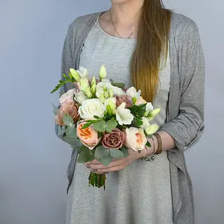 Свадебный букет невесты в теплых оттенках