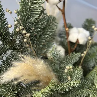 Бежевый зимний букет