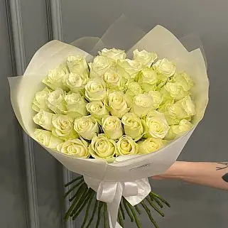 Букет из 35 белых роз 50см (Кения)
