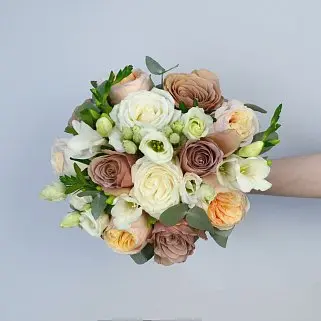 Свадебный букет невесты в теплых оттенках