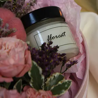 Цветочная композиция со свечой Пинк S