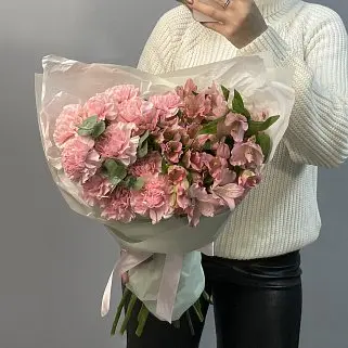 Розовый дуо-букет альстромерий и гвоздик M