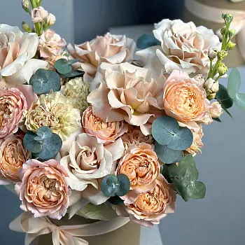 Букет в шляпной коробке Поздний завтрак L