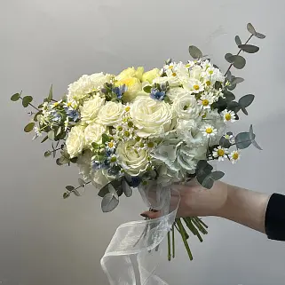 Свадебный букет невесты в полевом стиле