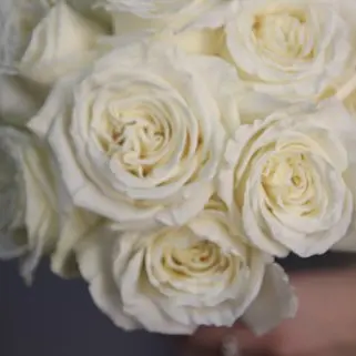 Свадебный букет невесты из 15 роз Playa Blanca