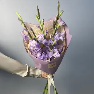 Букет из 5 лиловых гладиолусов