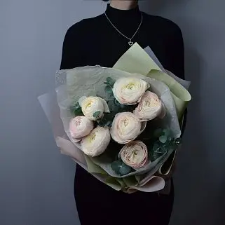 Букет из 7 ранункулюсов XL