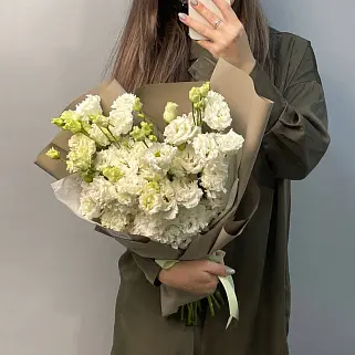 Букет из 9 белых эустом