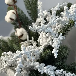 Белый зимний букет