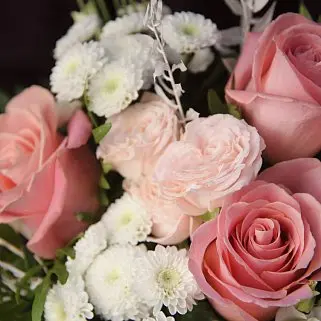 Нежно-розовый свадебный букет невесты