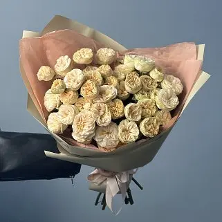 Букет из 9 кустовых пионовидных роз Gentle Trendsetter