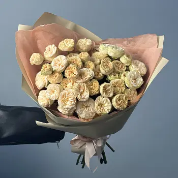 Букет из 9 кустовых пионовидных роз Gentle Trendsetter