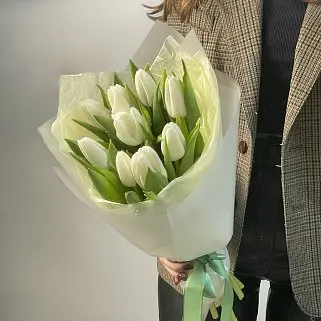 Букет из 9 белых тюльпанов