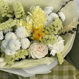 Сборный букет Теплый весенний M