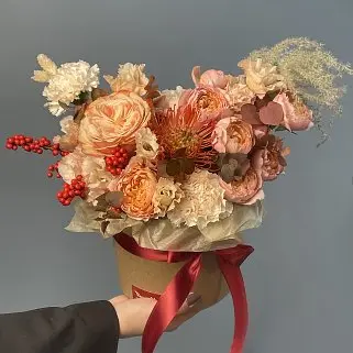 Букет в шляпной коробке Кленовый сироп M