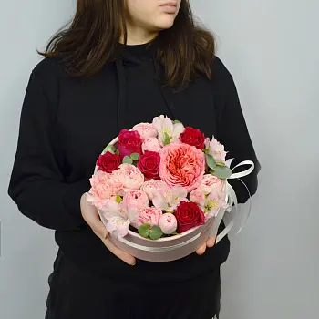 Букет в шляпной коробке Ягодное парфе