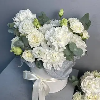 Букет в шляпной коробке White box S