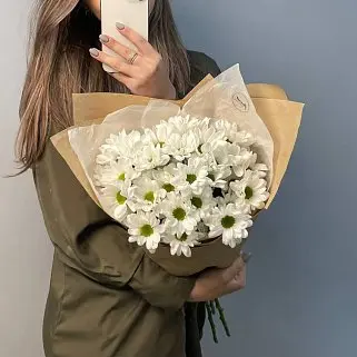 Букет из 5 белых кустовых хризантем Bacardi