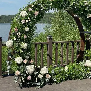 Арка из живых цветов #1
