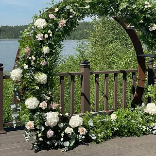 Арка из живых цветов #1
