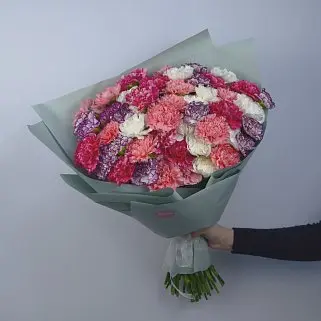 Букет из 51 диантуса