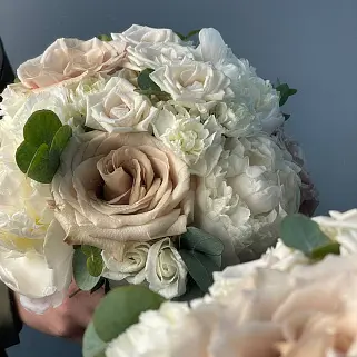 Свадебный букет невесты Бежевый классический