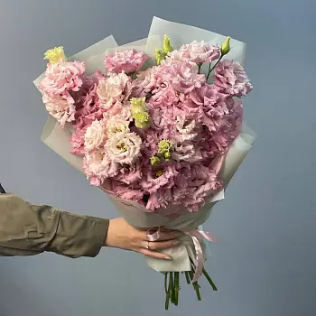 Букет из 11 розовых эустом