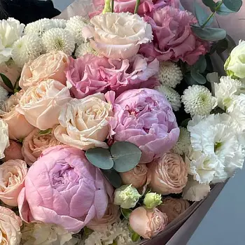 Сборный букет с пионом Ванильный сироп L