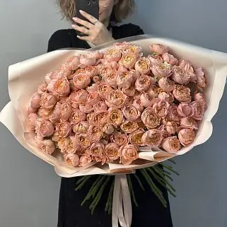 Букет из 35 кустовых пионовидных роз Juliet