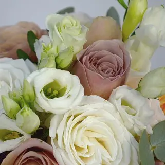 Свадебный букет невесты в теплых оттенках