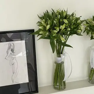 Интерьерный букет из 15 белых альстромерий