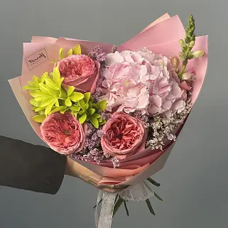 Сборный букет Розовый с гортензией
