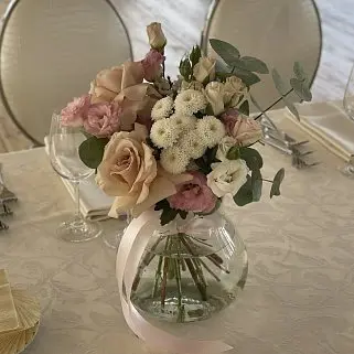Пастельный букет на стол гостей
