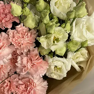 Дуо-букет гвоздик и эустомы S