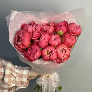 Букет из 11 пионов Coral Sunset