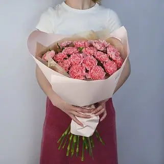 Букет из 21 розовой гвоздики