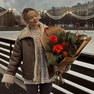 Алый зимний букет