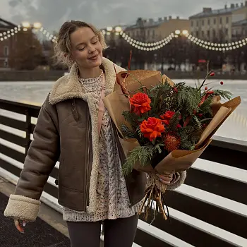 Алый зимний букет