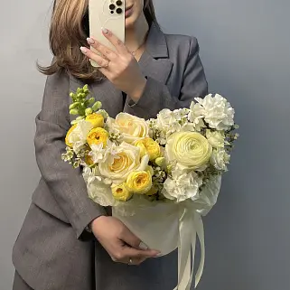 Букет в шляпной коробке Лимонный сад M