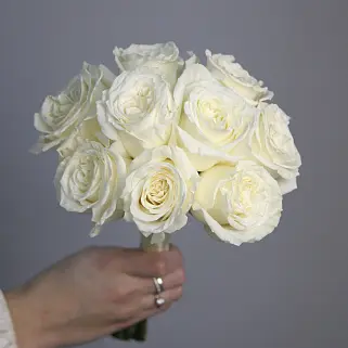 Свадебный букет невесты из 9 роз Playa Blanca