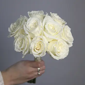 Свадебный букет невесты из 9 роз Playa Blanca