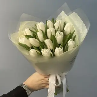 Букет из 15 белых тюльпанов